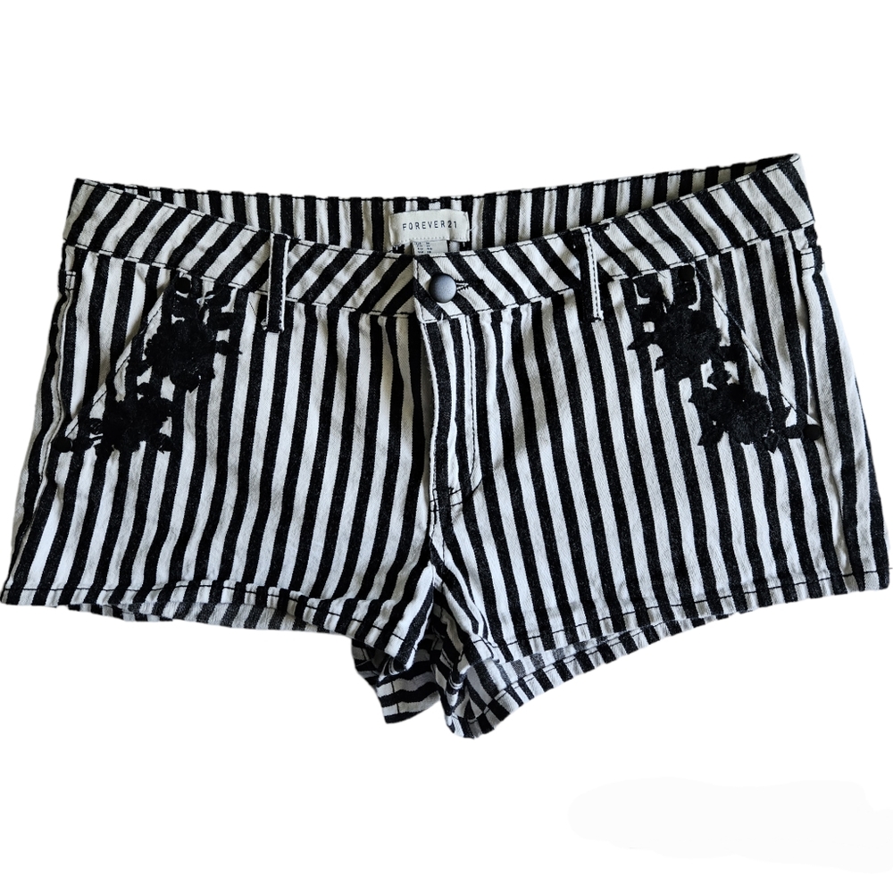 Forever 21 Black & White Striped Low-Rise Denim Shorts Size 31